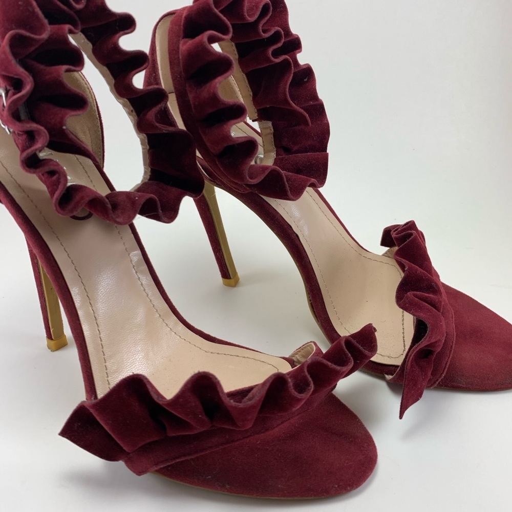 EGO Burgundy Ruffle Heels | Size 8